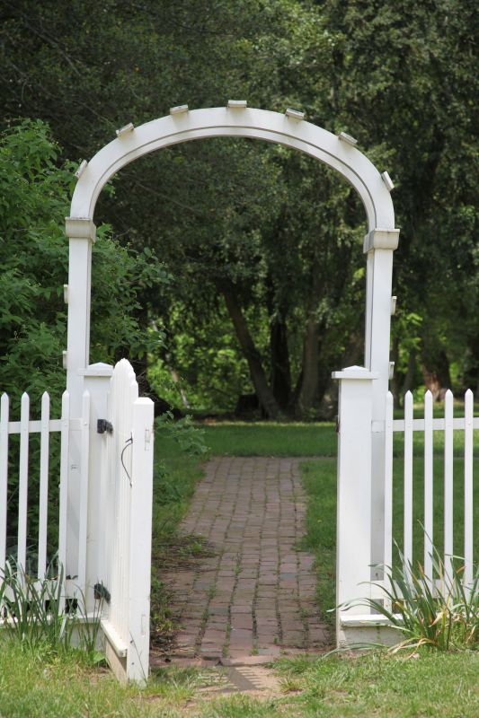 Driveway Arbor Installation in Conroe, TX